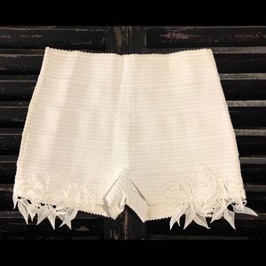 VIZIO Women’s Floral Appliqué Bodycon Bandage Mini Shorts